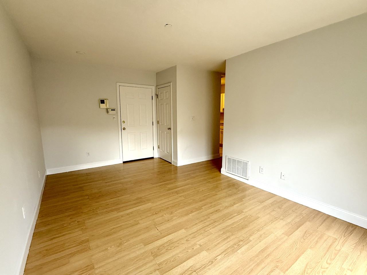 111 W 8th St #1Q - Photo 3 of 18