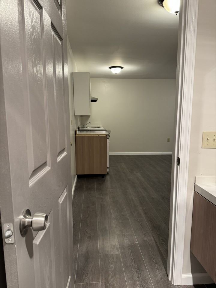 355 S Main St #A8 - Photo 6 of 17