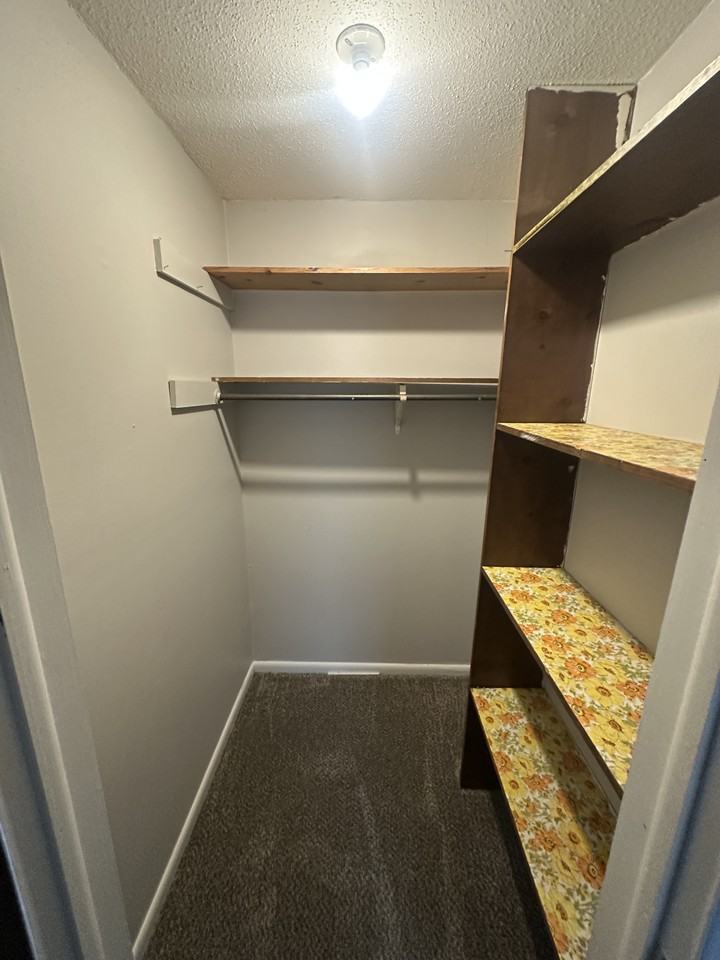 715 E 12th St #J - Photo 6 of 10