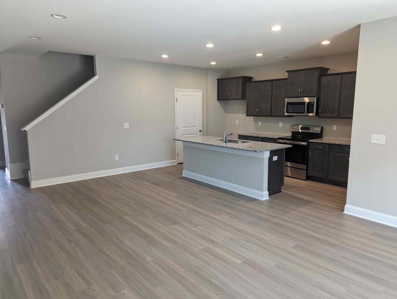 Mcclellan Way Se #3275 - Photo 6 of 11