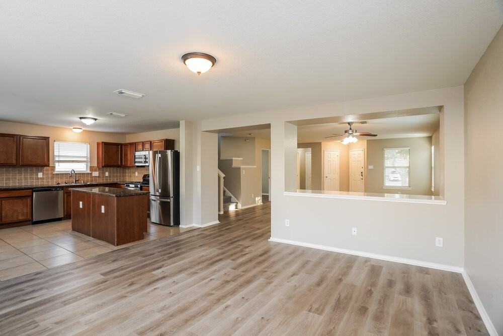 20726 Desert Shadows Lane - Photo 5 of 17