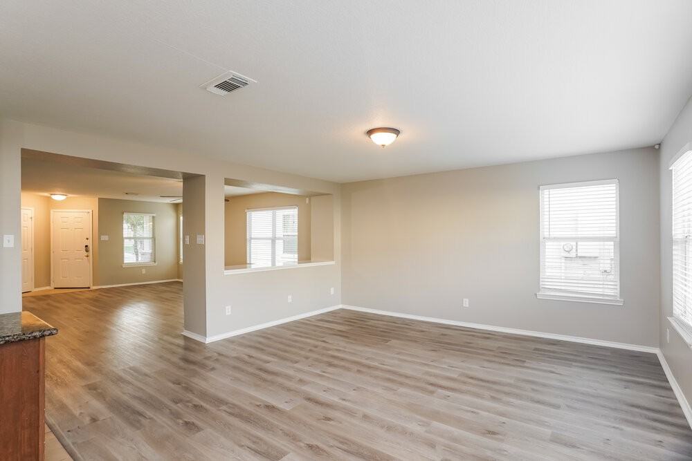 20726 Desert Shadows Lane - Photo 6 of 17