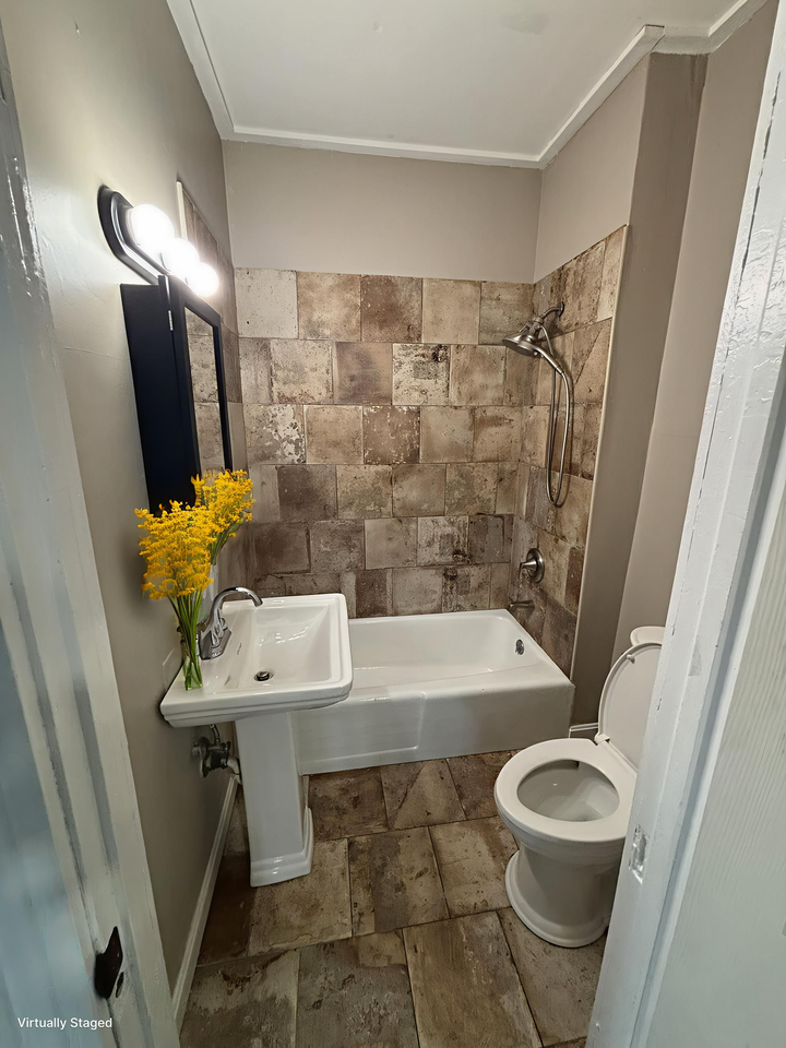 154 Daly Ave #NA - Photo 3 of 7