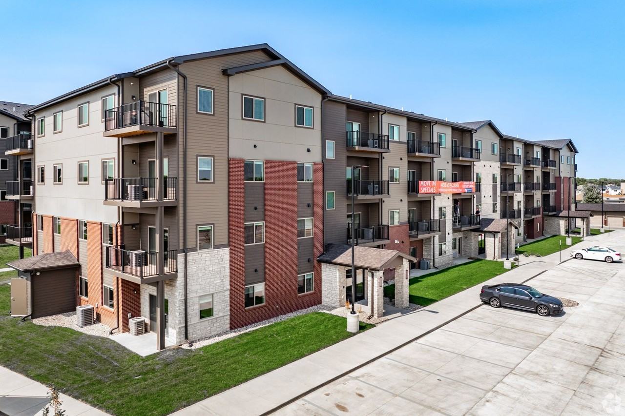 Horizon Apartments & Villas - Photo 3 of 34