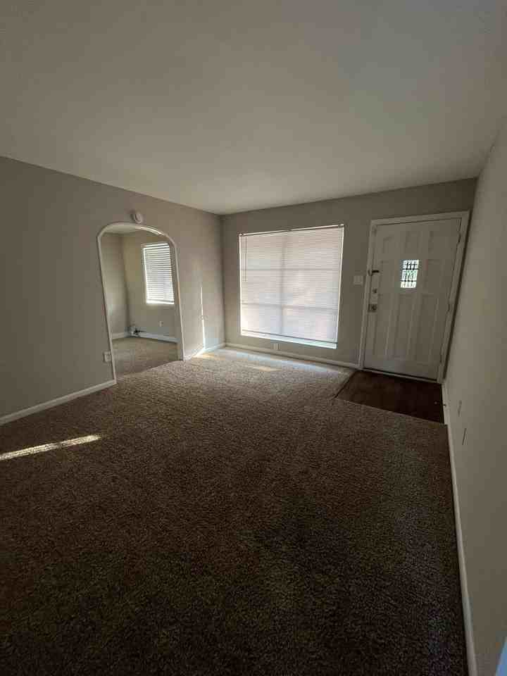 718 Atlanta Street - Photo 6 of 10