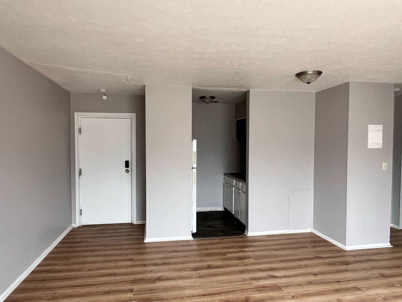 Affordable Apartment Living in Prime Cleveland Location! - Photo 4 of 6