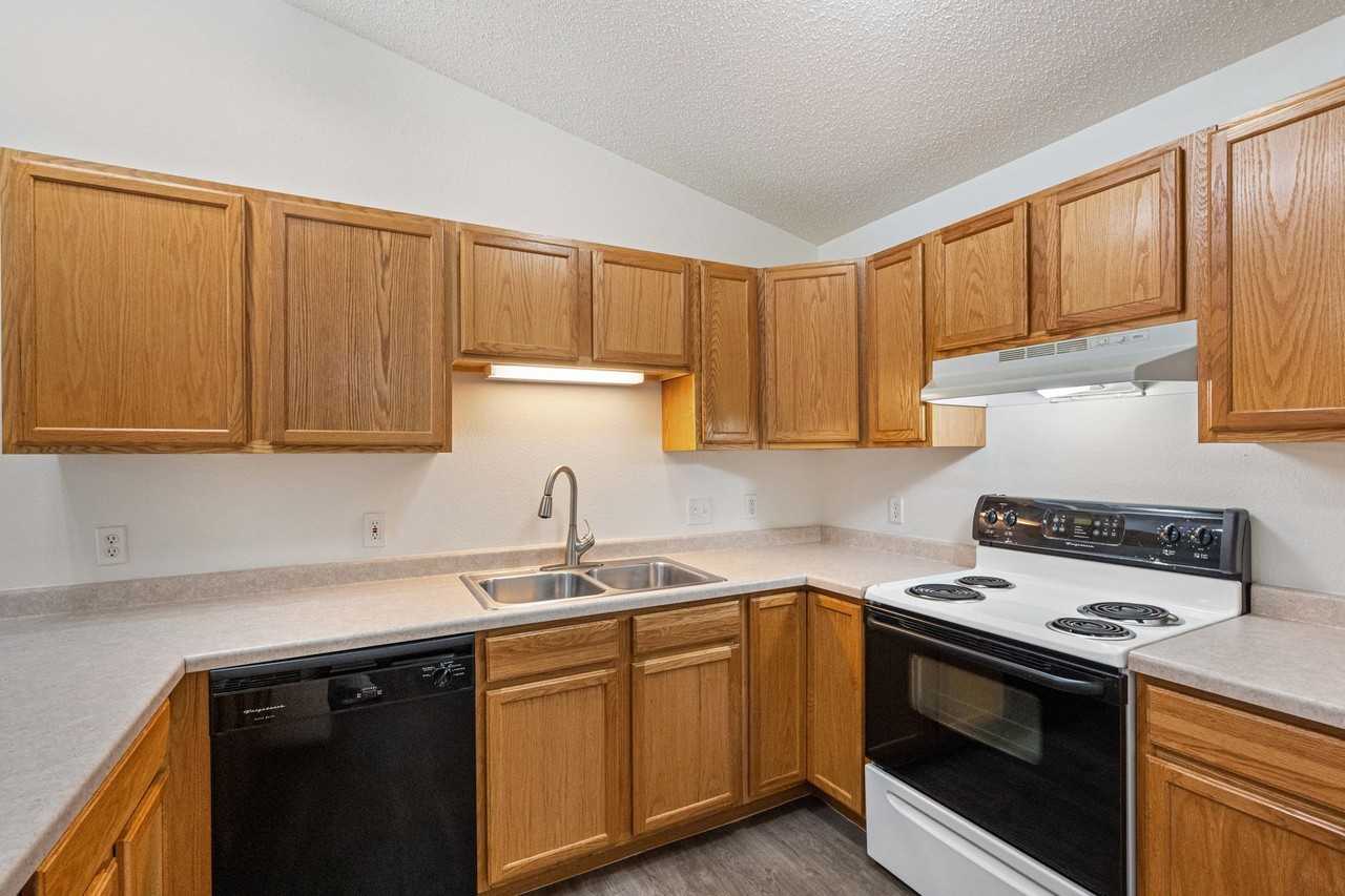 Woodland Park Apartments - Photo 2 of 17