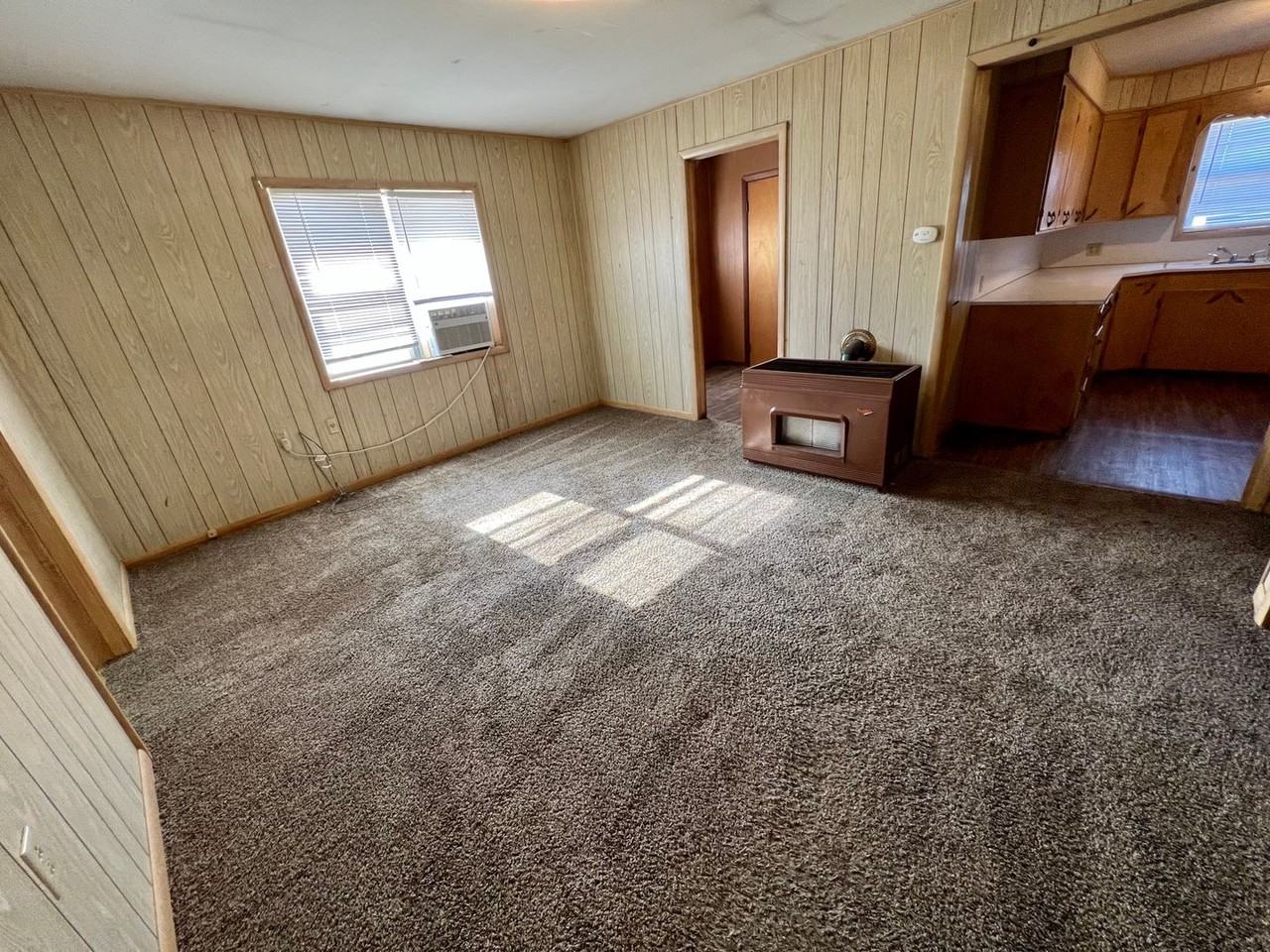 324 North Burns Avenue - Photo 2 of 5