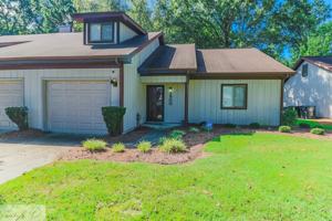 featured image of 1900 East Stephens Street