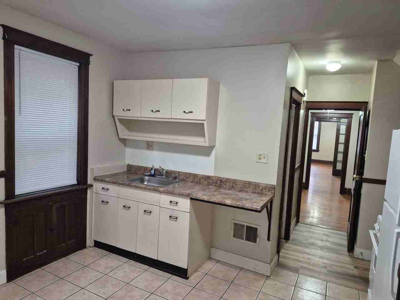 5109 S Broadway - Photo 5 of 9