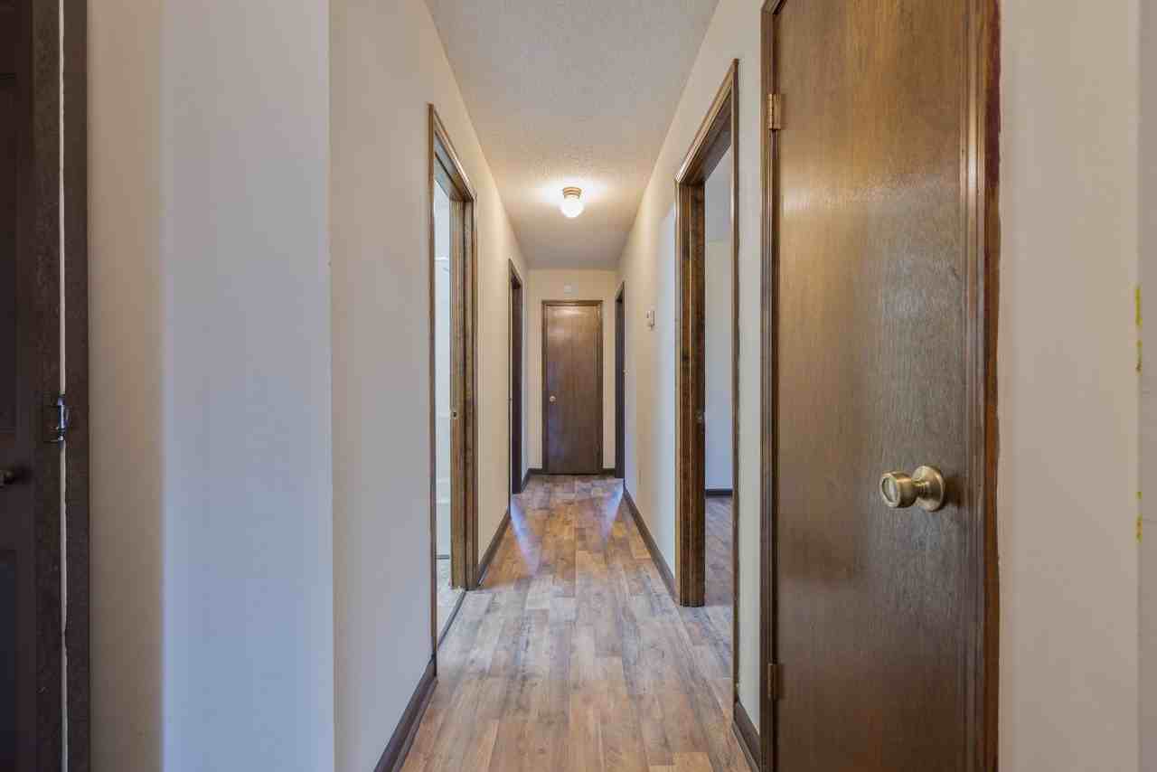 105 Hanover Way - Photo 3 of 14