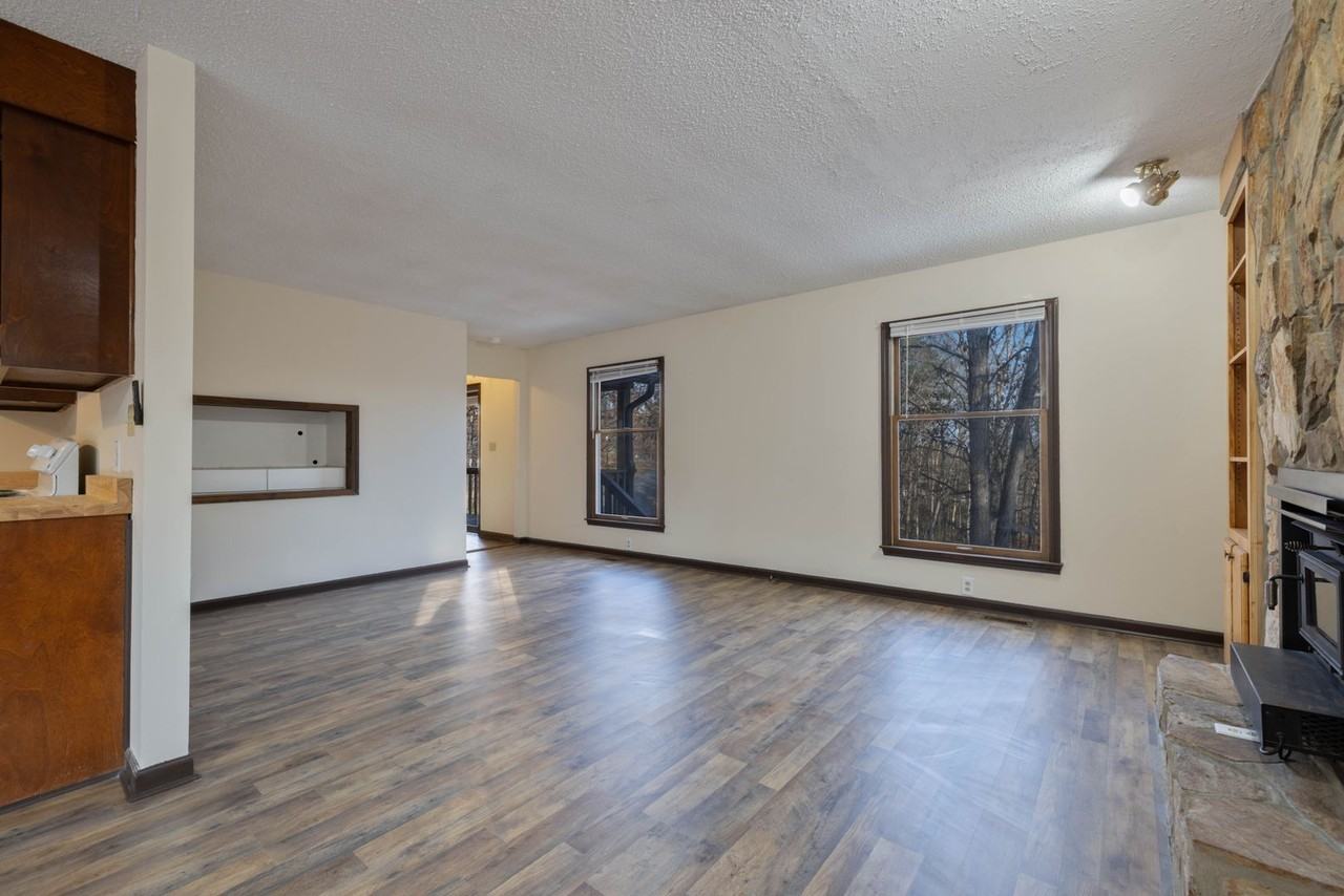 105 Hanover Way - Photo 5 of 14