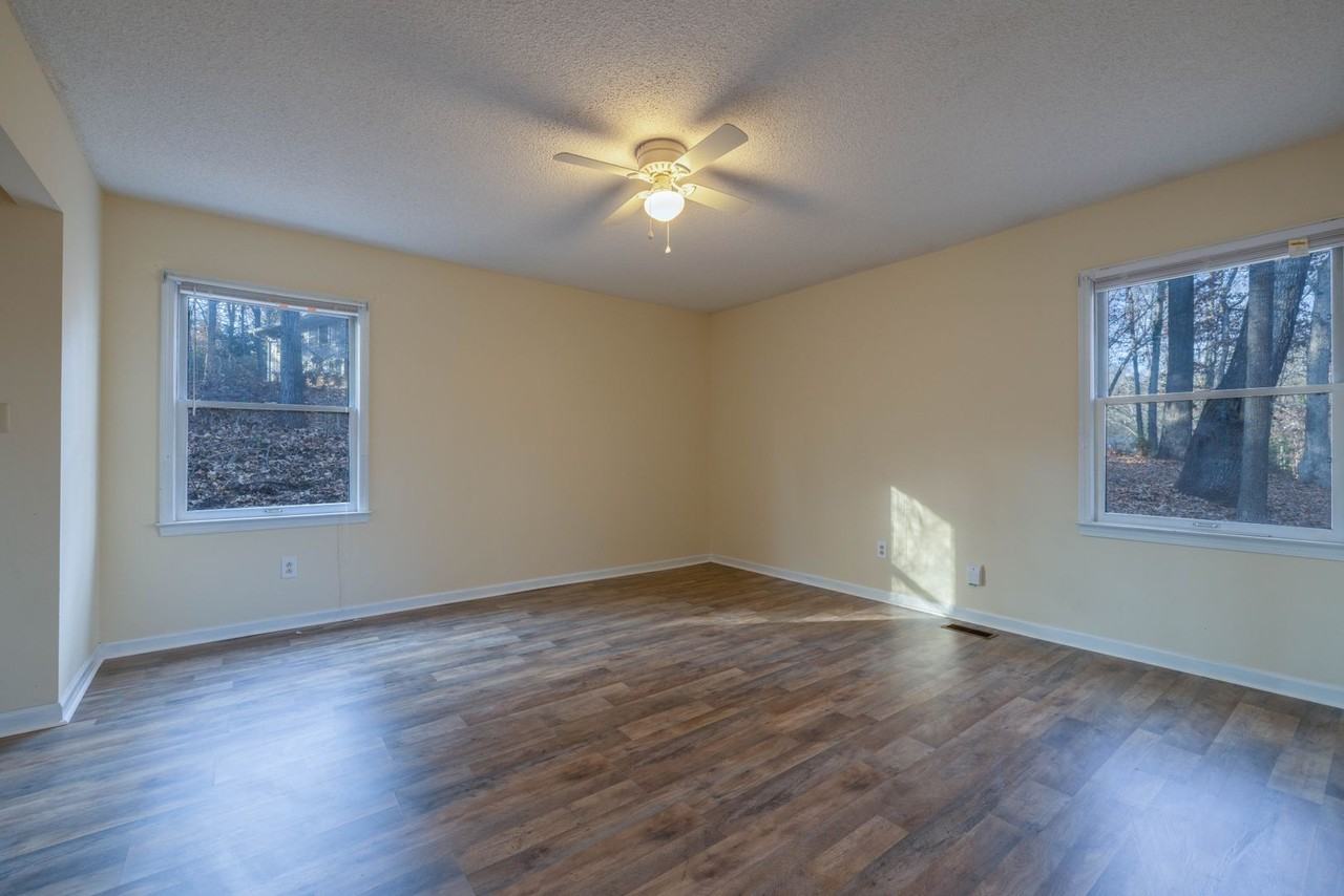 105 Hanover Way - Photo 6 of 14