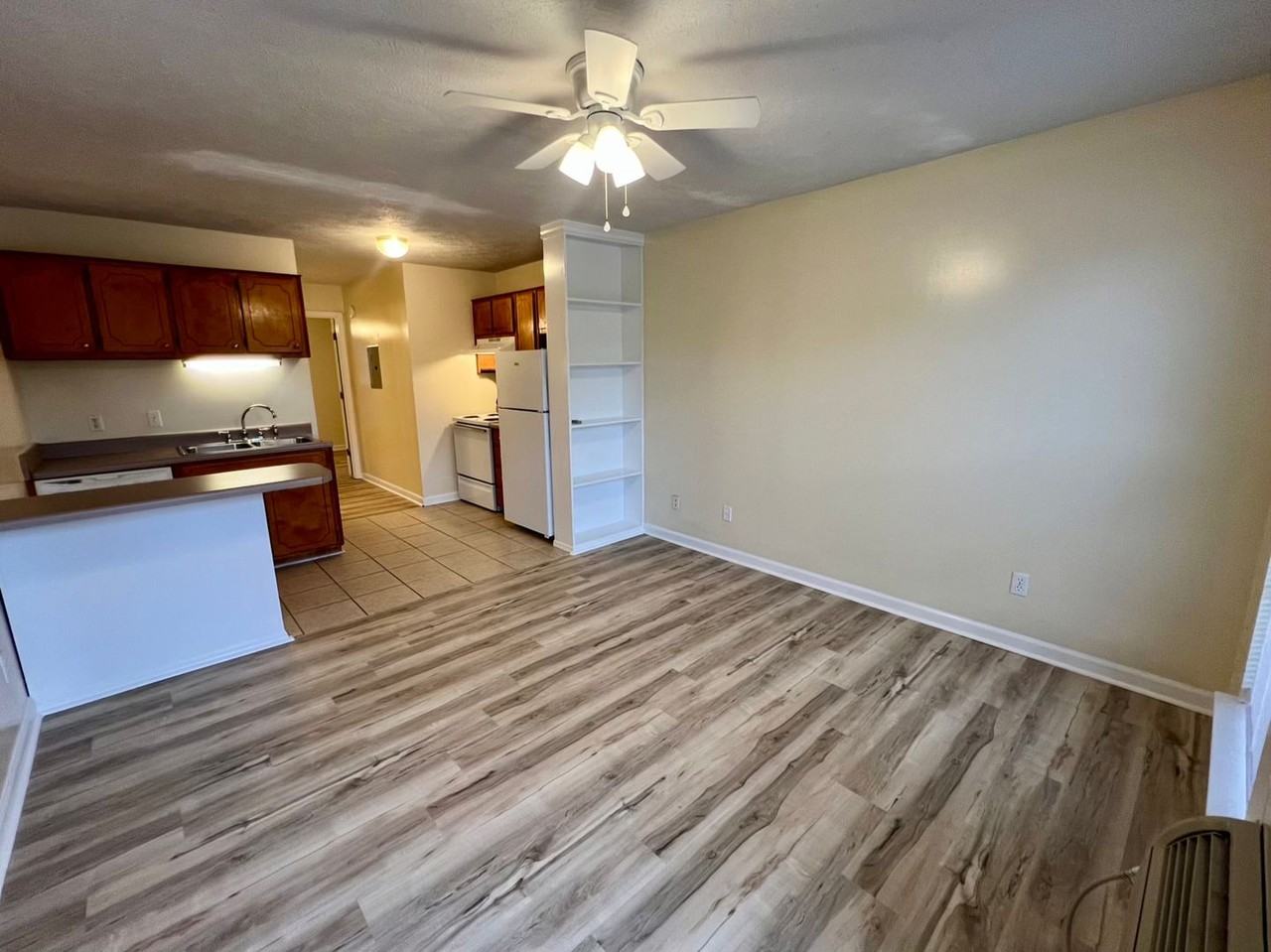 2124 Dr. Martin Luther King Jr Boulevard - Photo 2 of 8