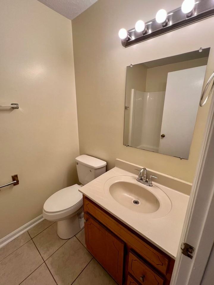 2124 Dr. Martin Luther King Jr Boulevard - Photo 5 of 8