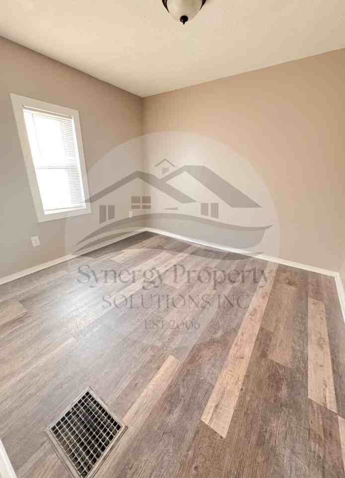 315 Boston Ave - Photo 2 of 12