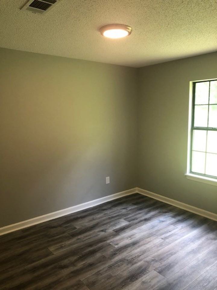 511 Grant Ln - Photo 6 of 12
