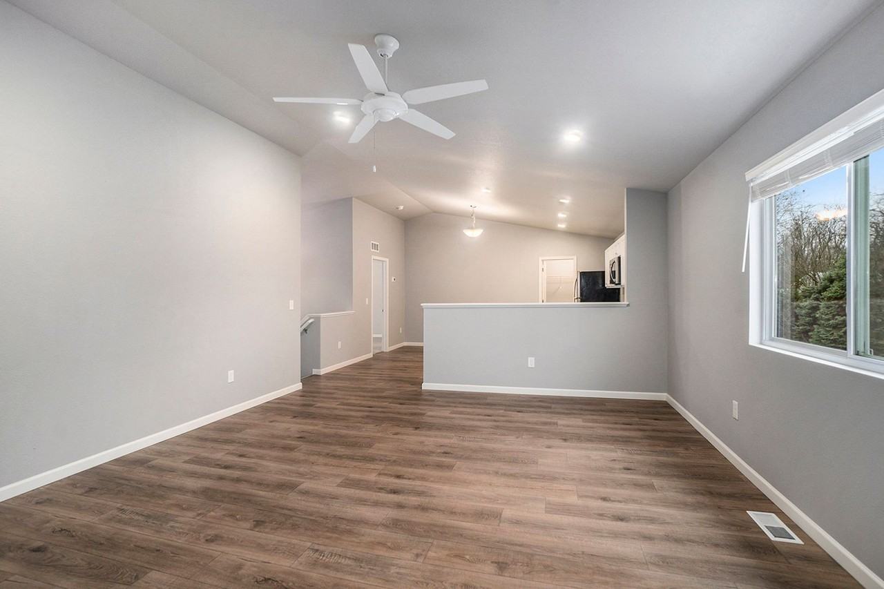 1232 Jayberry Dr - Photo 5 of 17