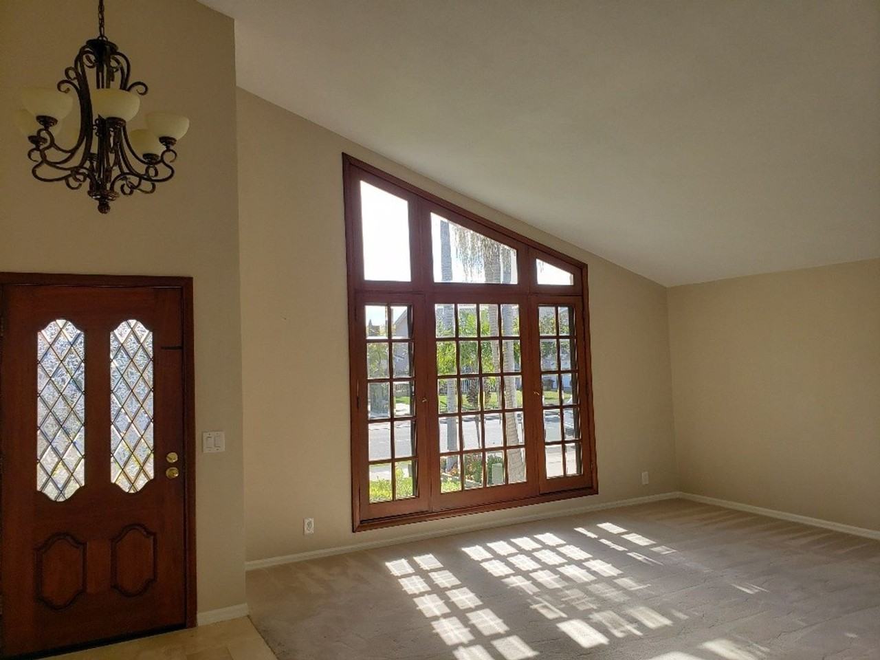 5381 Tattershall Avenue - Photo 3 of 27