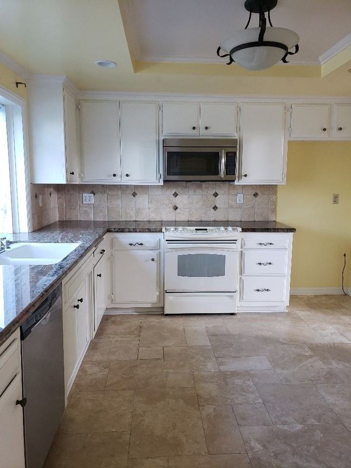 5381 Tattershall Avenue - Photo 6 of 27