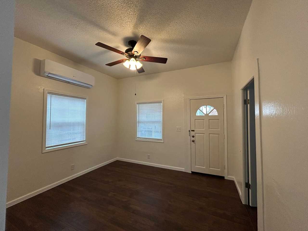 1544 Montgomery St - Photo 2 of 9