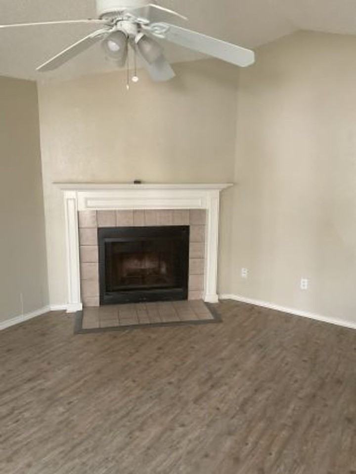 383 Fantail Loop Apt B - Photo 3 of 7