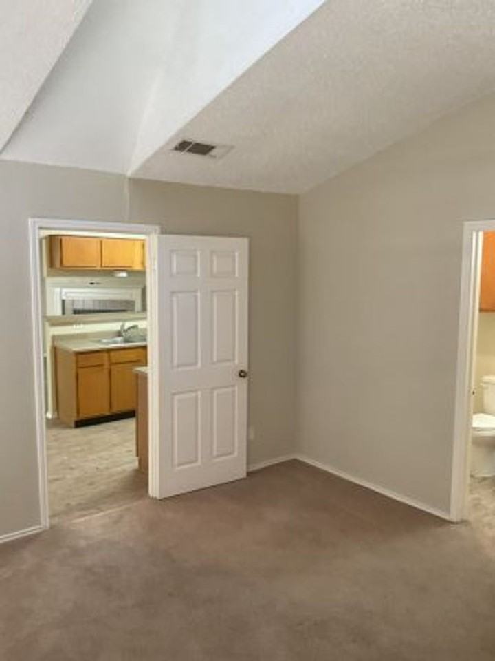 383 Fantail Loop Apt B - Photo 5 of 7