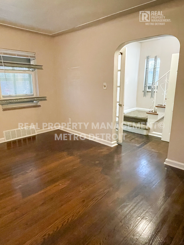 18935 Indiana St - Photo 3 of 22