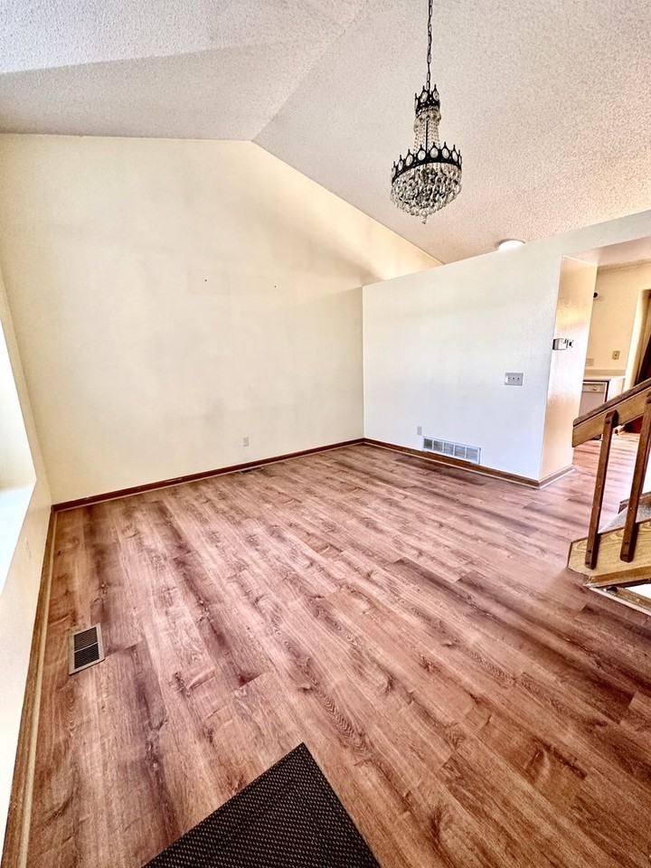 4218 Goldenridge Way - Photo 2 of 17
