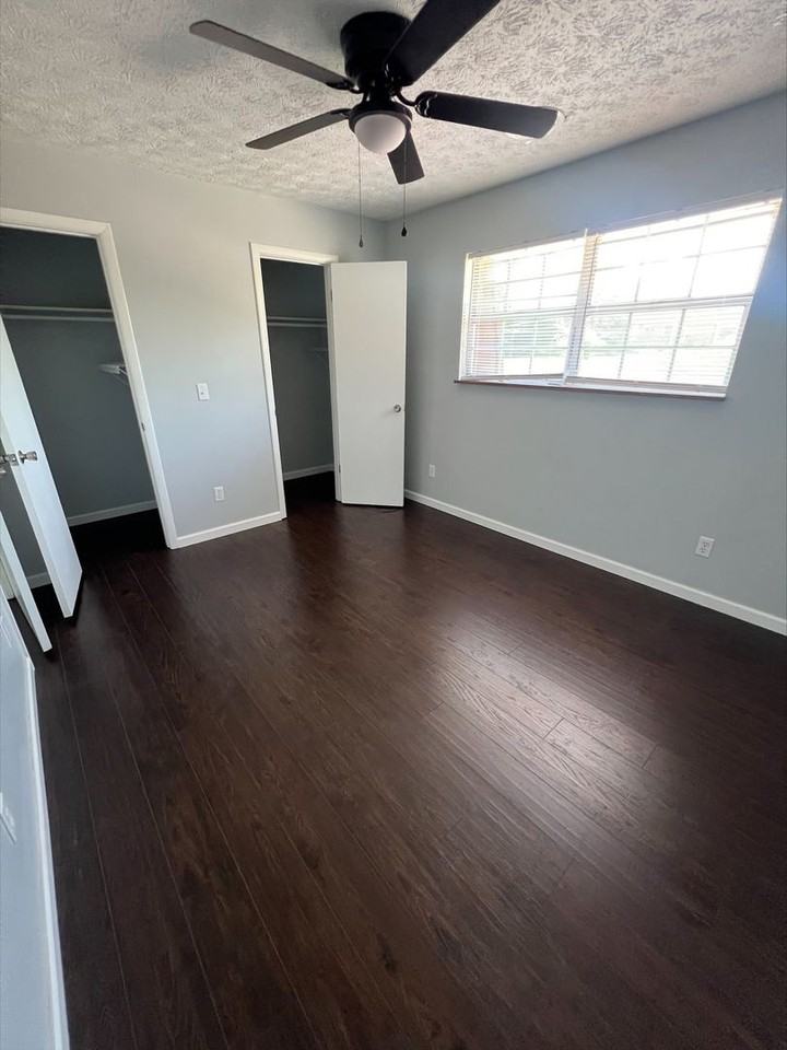 400 Crestview Dr #5 - Photo 5 of 10