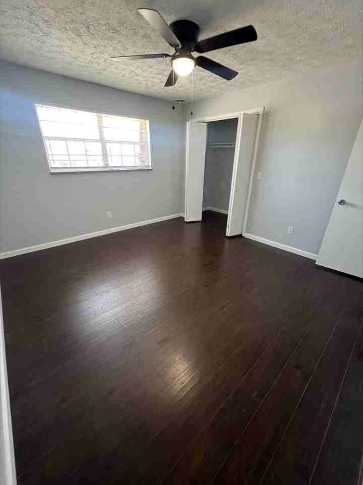 400 Crestview Dr #5 - Photo 6 of 10