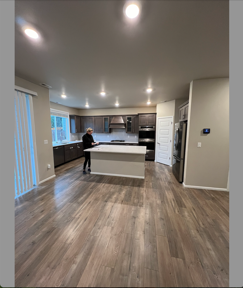 11814 9th Place Southeast - Photo 3 of 23