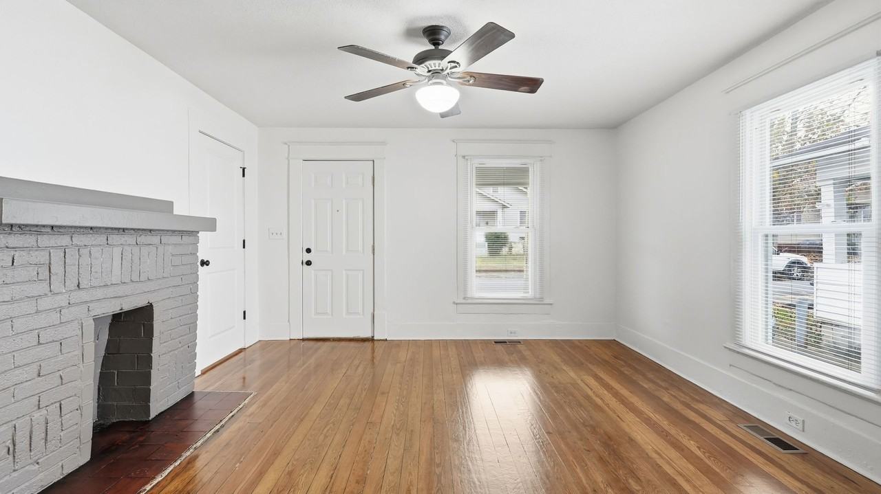 215 N Hickory St - Photo 3 of 21