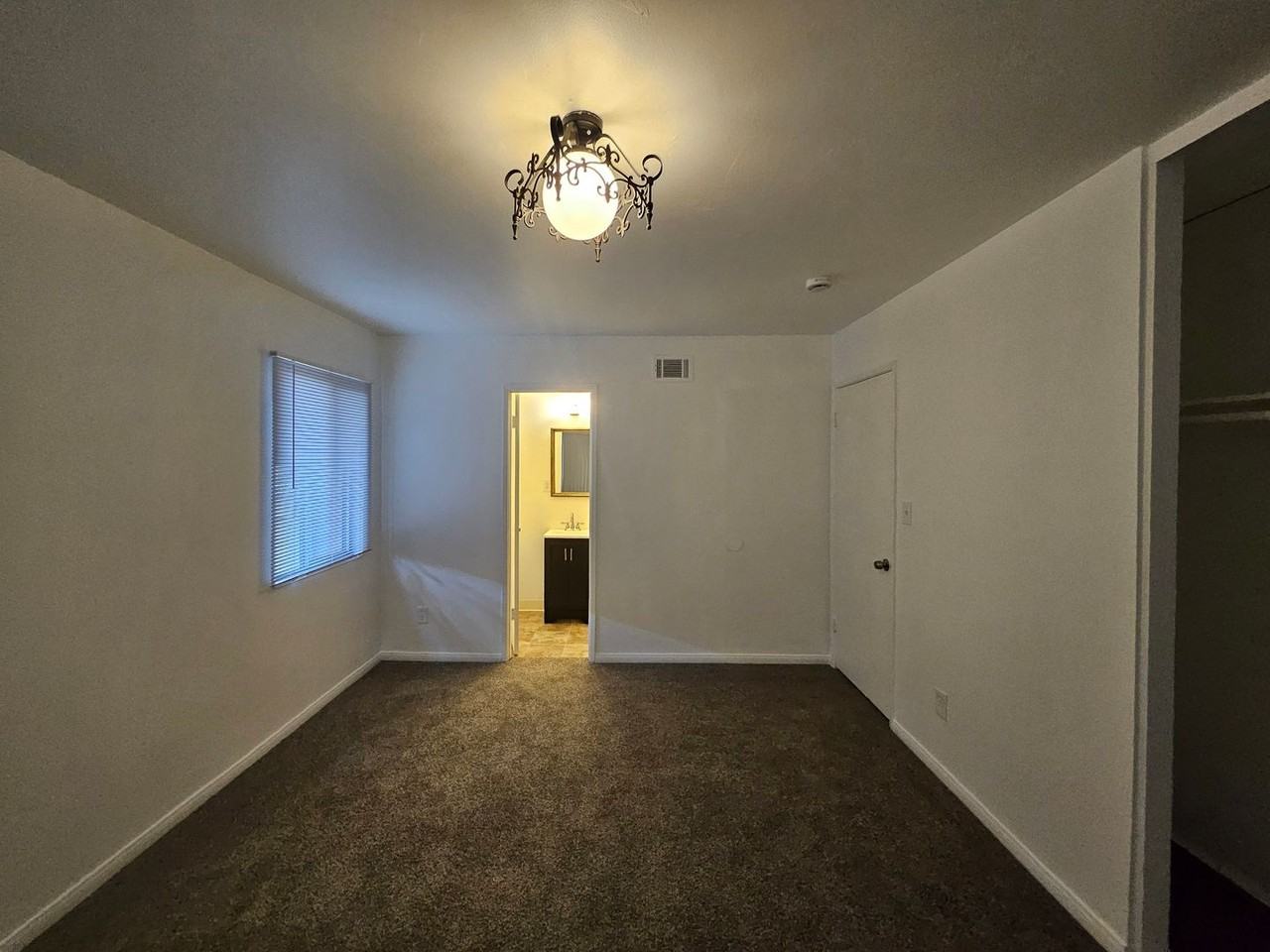 10609 Jimenez St - Photo 4 of 50