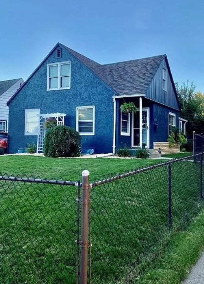 707 E 26th St - Photo 2 of 41