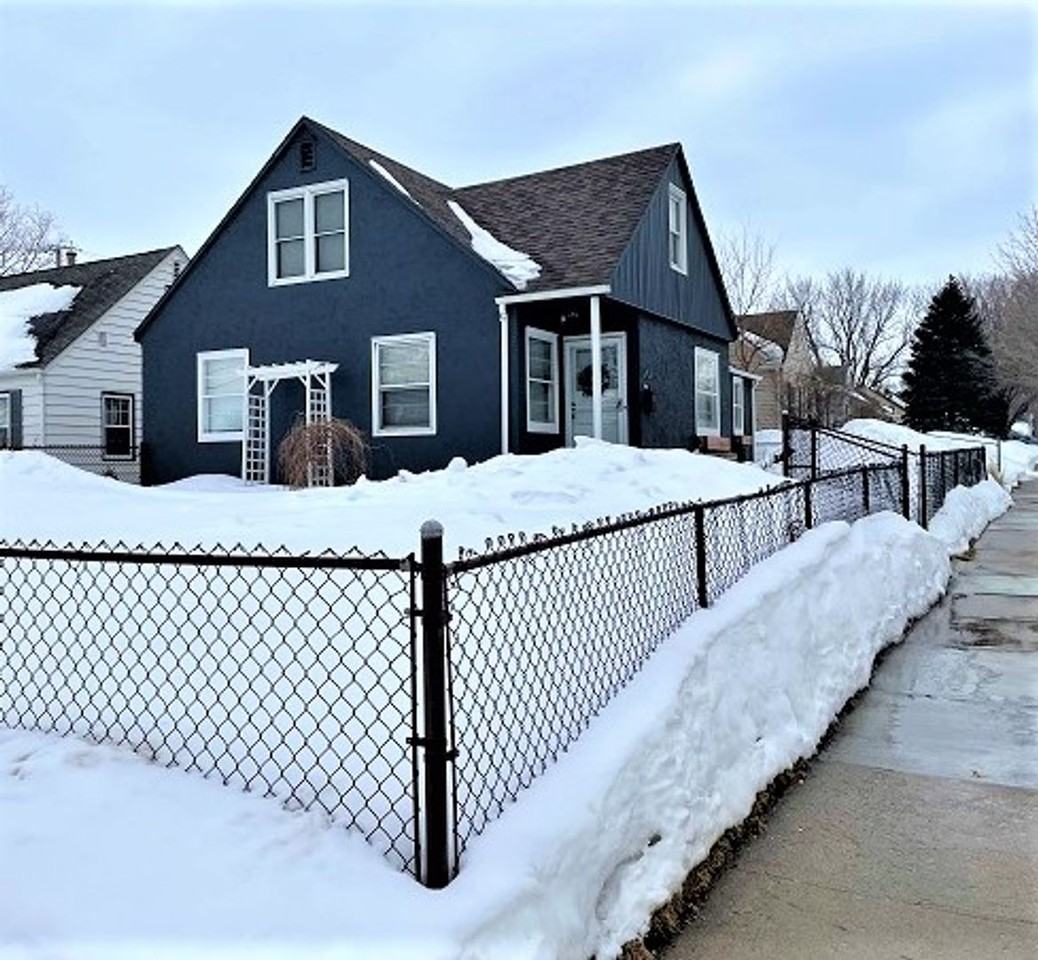 707 E 26th St - Photo 4 of 41