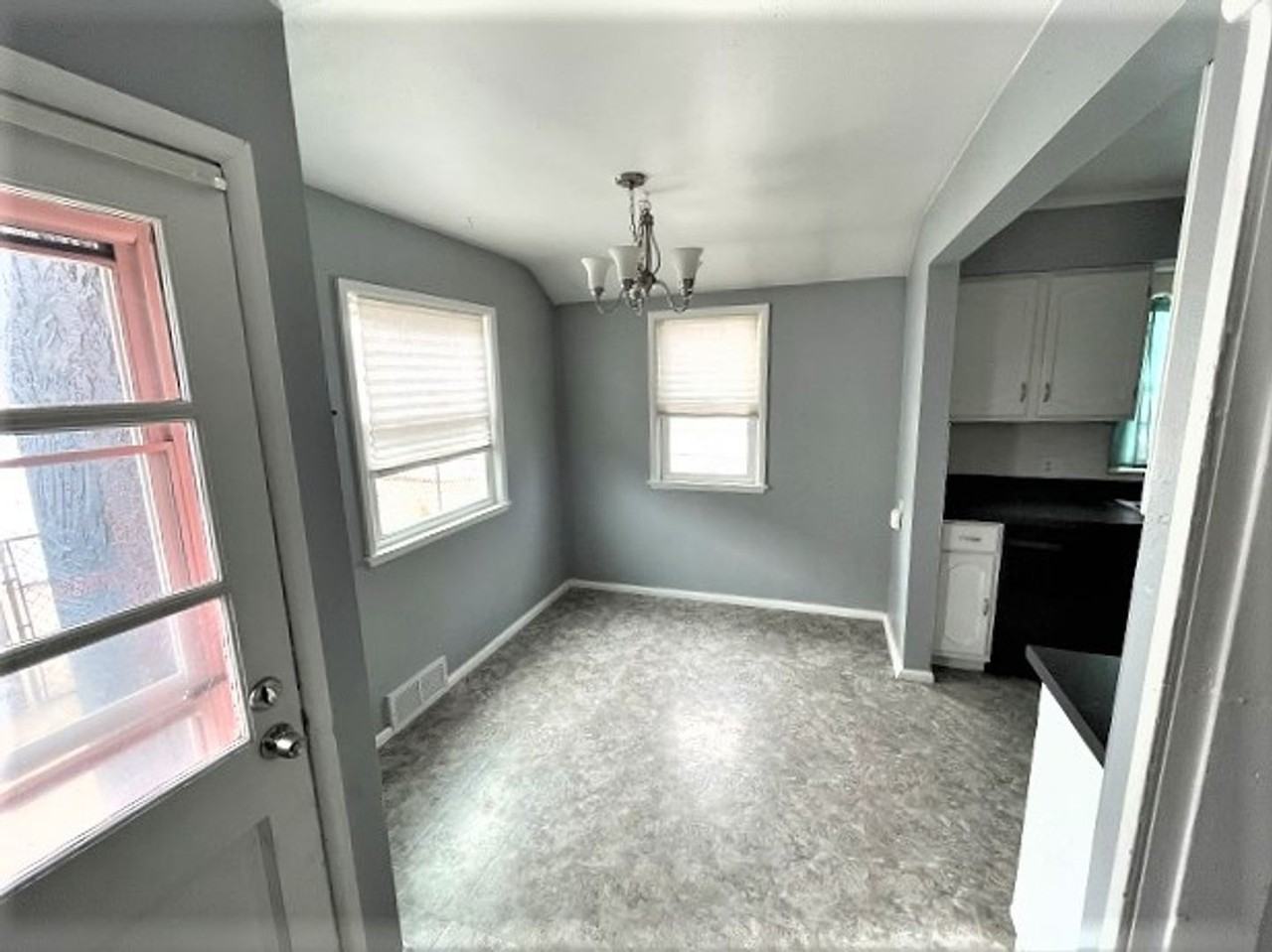 707 E 26th St - Photo 7 of 41