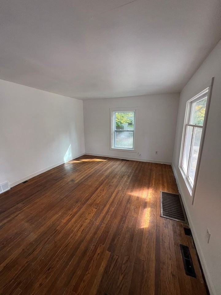 222 Smith Avenue - Photo 3 of 26