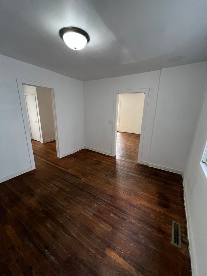 222 Smith Avenue - Photo 6 of 26