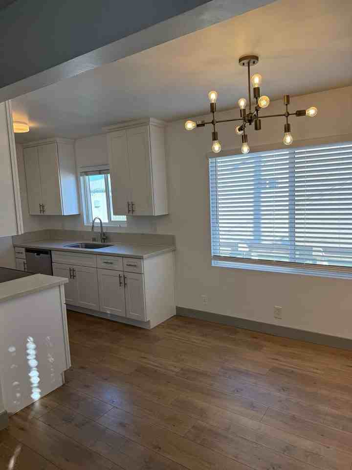 766 Loma Ave - Photo 3 of 26