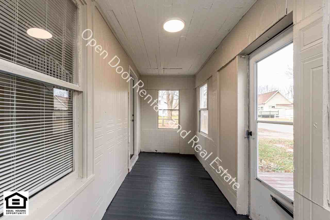 1409 West King Street - Photo 3 of 29