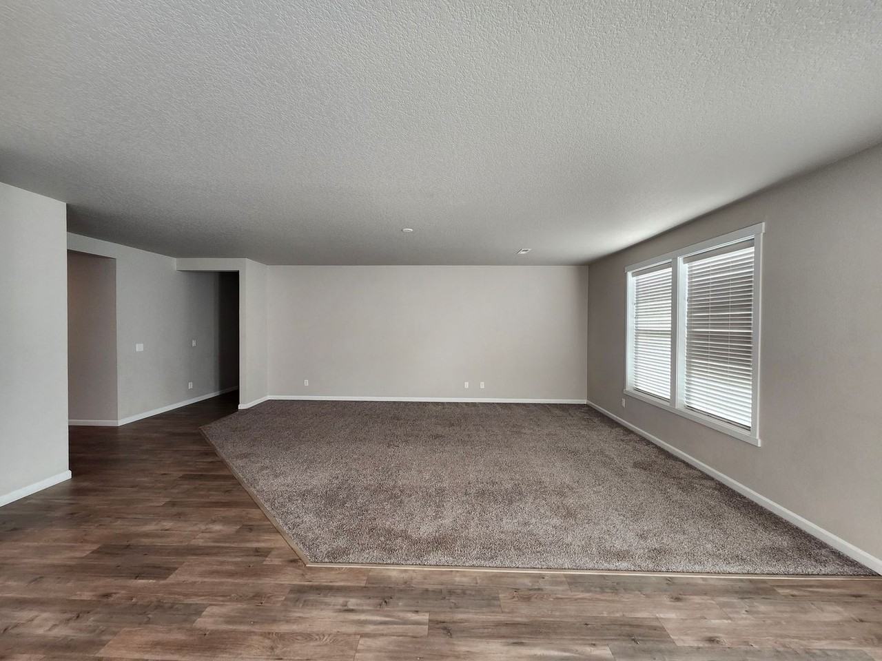 8215 Ballard Loop - Photo 5 of 21