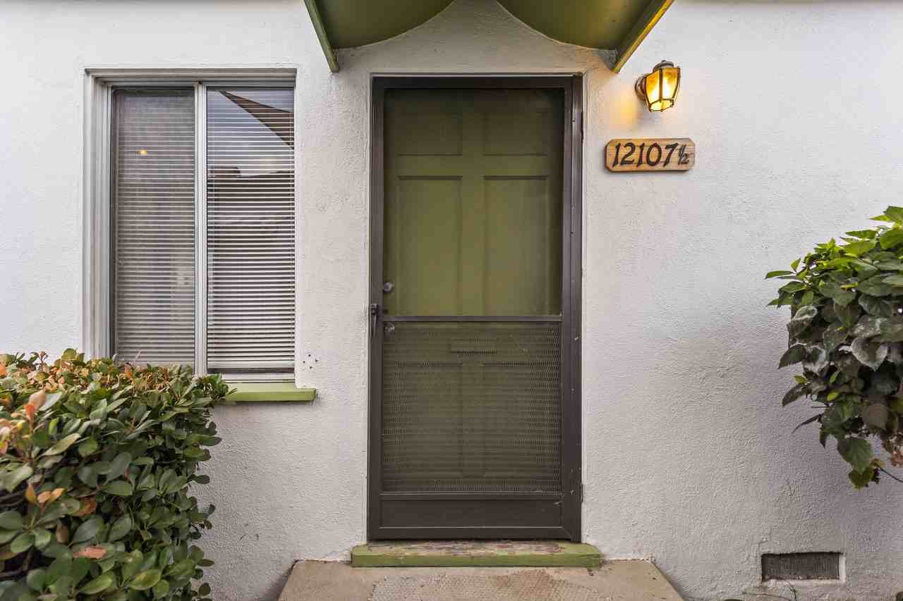 12107 Washington Pl - Photo 2 of 26