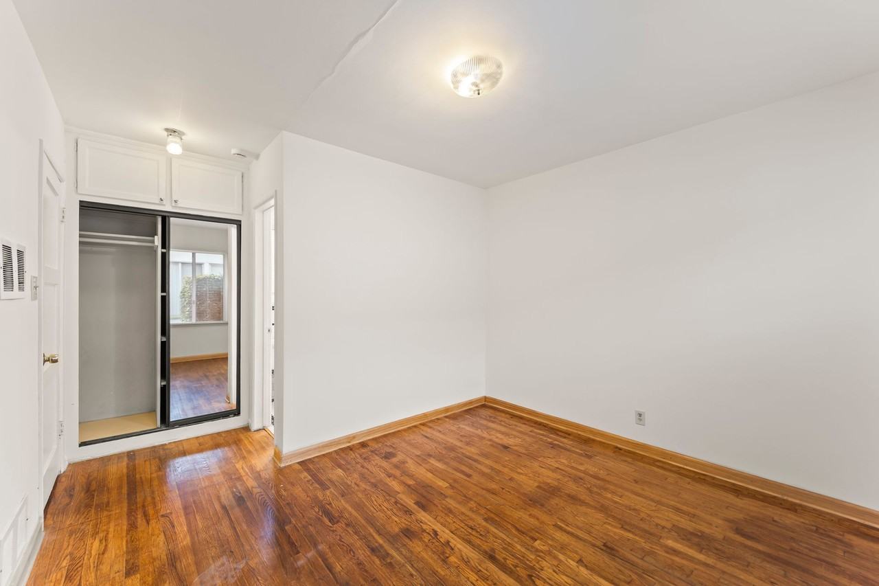 Washington Place - Photo 6 of 13