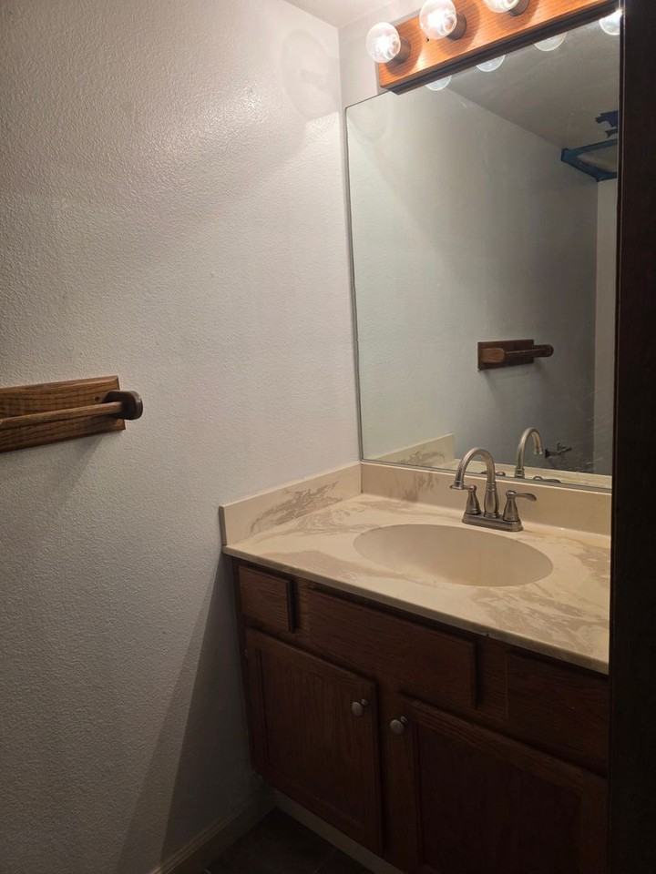 3114 N Truckee Ln - Photo 3 of 12