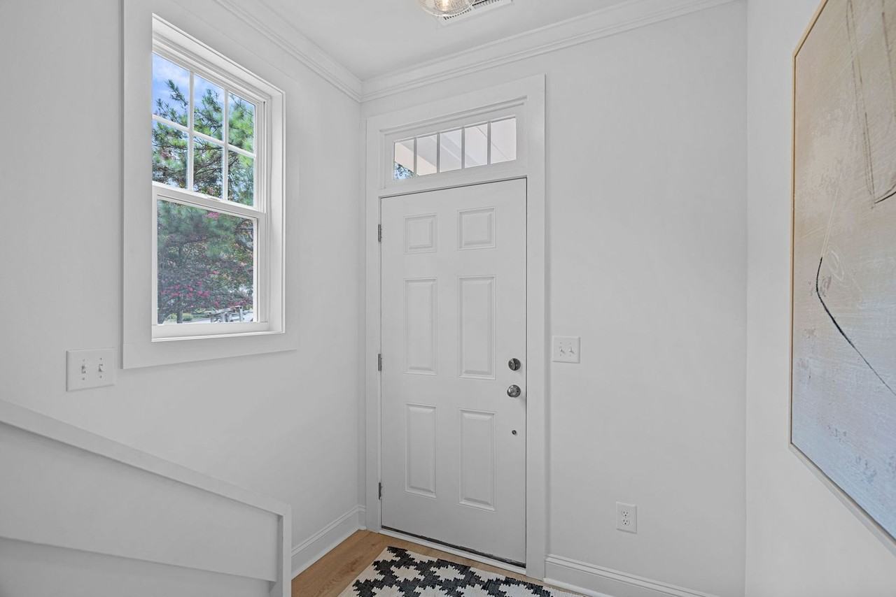 1306 Moretz Ave - Photo 3 of 28