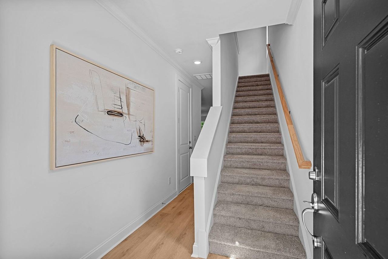 1306 Moretz Ave - Photo 4 of 28