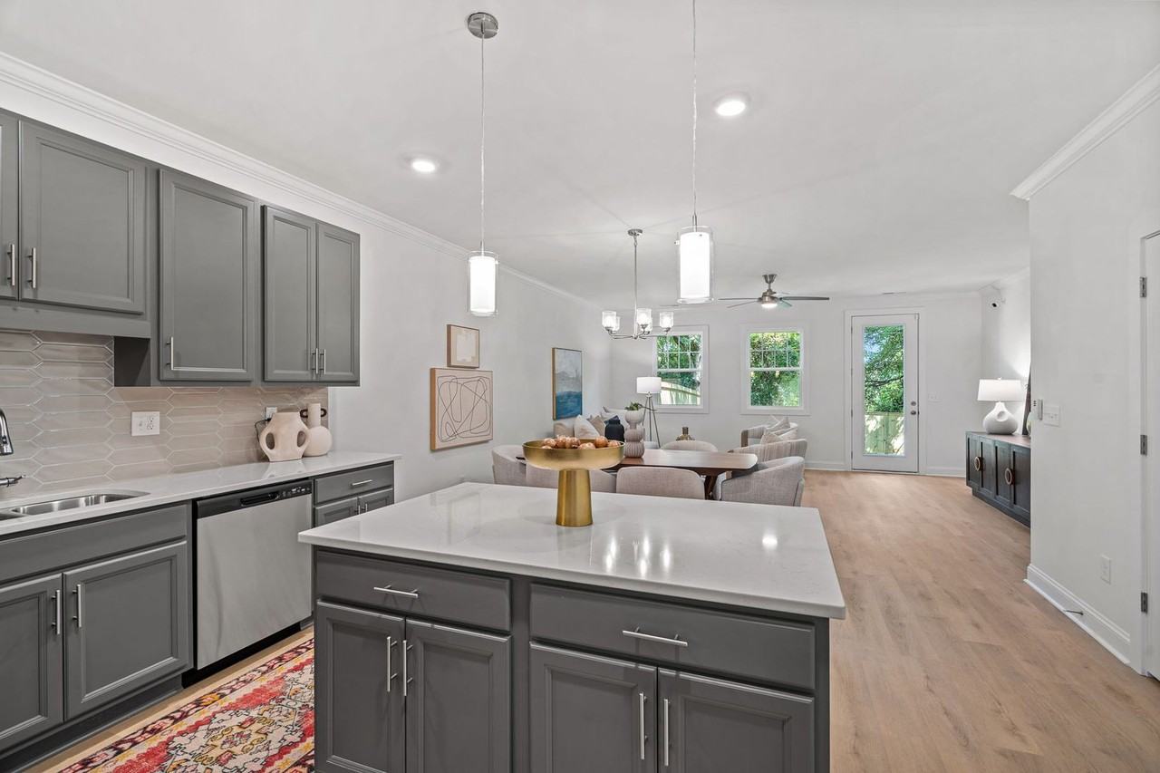 1306 Moretz Ave - Photo 7 of 28