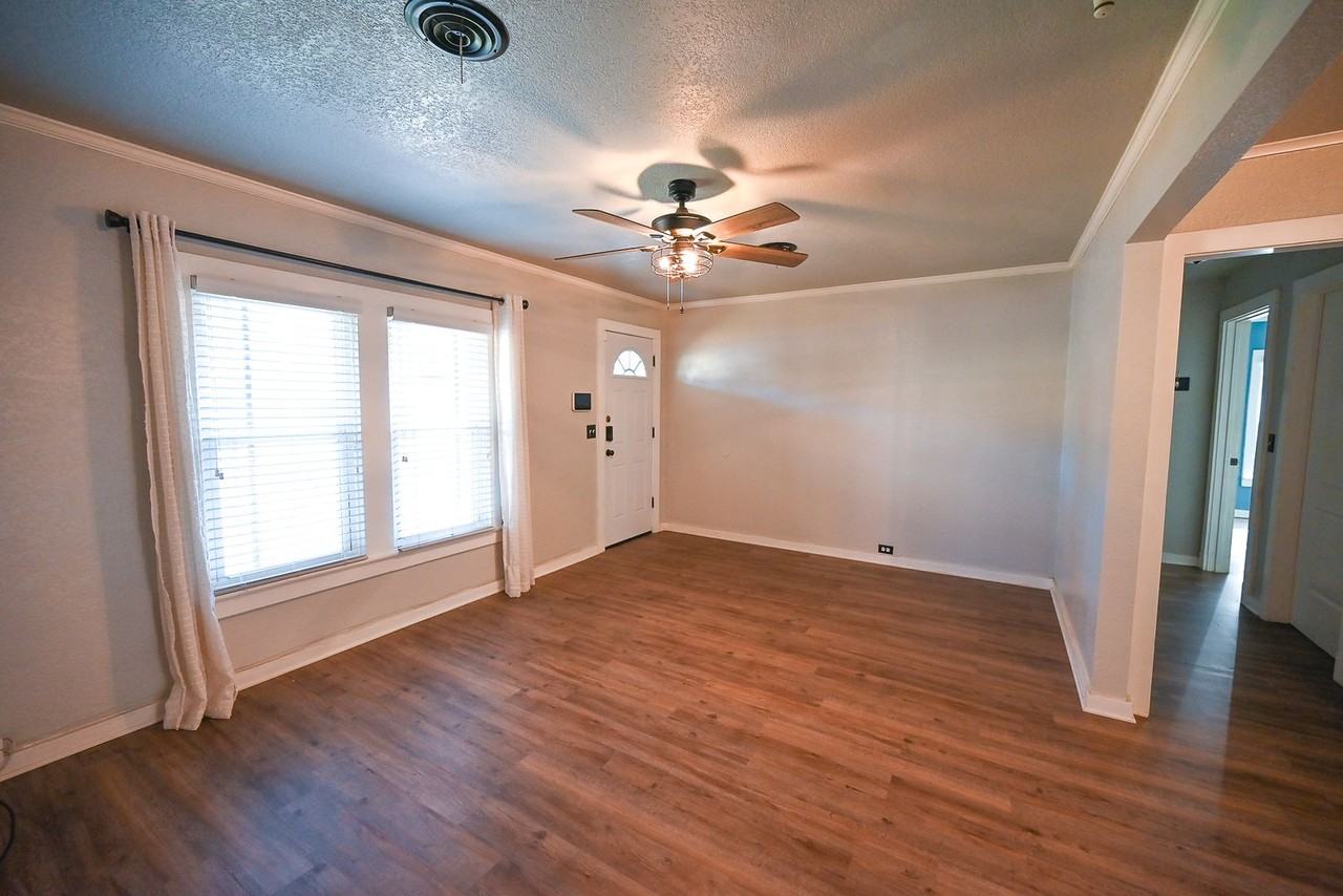 1300 South Trinity Street - Photo 2 of 19