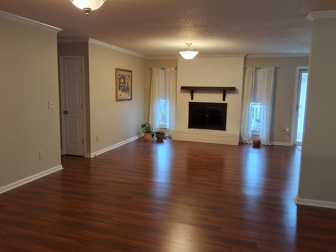 14989 Martel Rd - Photo 3 of 8